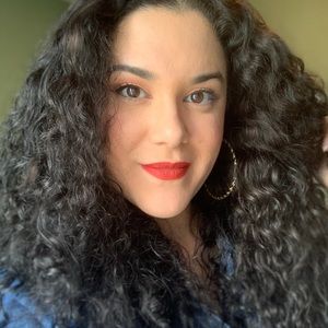 Meet your Posher, Rebecca